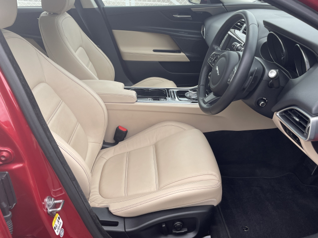 XE2.0プレステージ 1オーナー車！走行1.4万㌔！