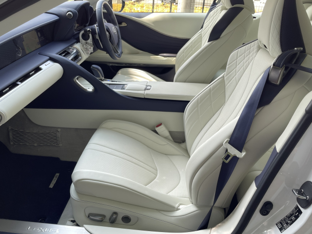 LC500コンバーチブル 法人１オーナー＆走行1,550㌔！