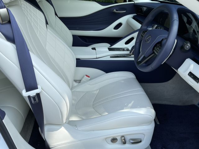 LC500コンバーチブル 法人１オーナー＆走行1,550㌔！