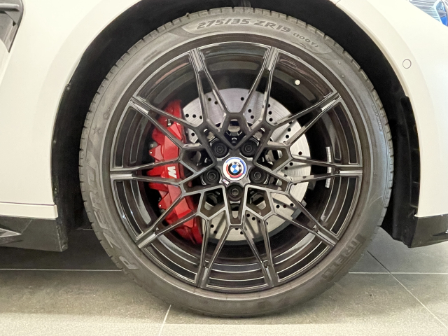 Ｍ４カブリオレ ｺﾝﾍﾟﾃｲｼｮﾝＭ　xDrive【左】