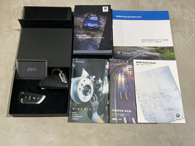 Ｍ４カブリオレ ｺﾝﾍﾟﾃｲｼｮﾝＭ　xDrive【左】