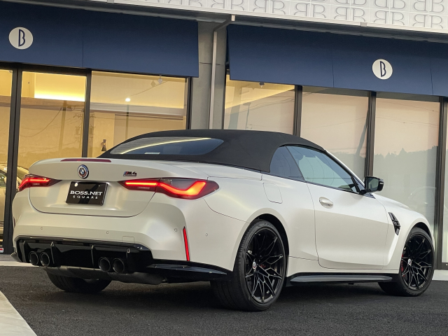 Ｍ４カブリオレ ｺﾝﾍﾟﾃｲｼｮﾝＭ　xDrive【左】