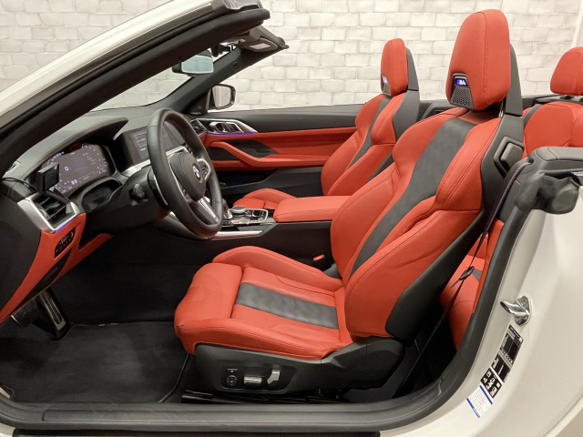Ｍ４カブリオレ ｺﾝﾍﾟﾃｲｼｮﾝＭ　xDrive【左】