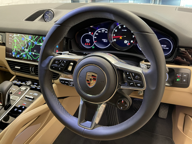 カイエン・プラチナエディション ｵﾌﾟｼｮﾝ182万！総額1,560万！