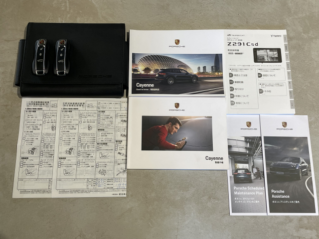 カイエン3.0ﾍﾞｰｽｸﾞﾚｰﾄﾞ ｵﾌﾟｼｮﾝ210万！！
