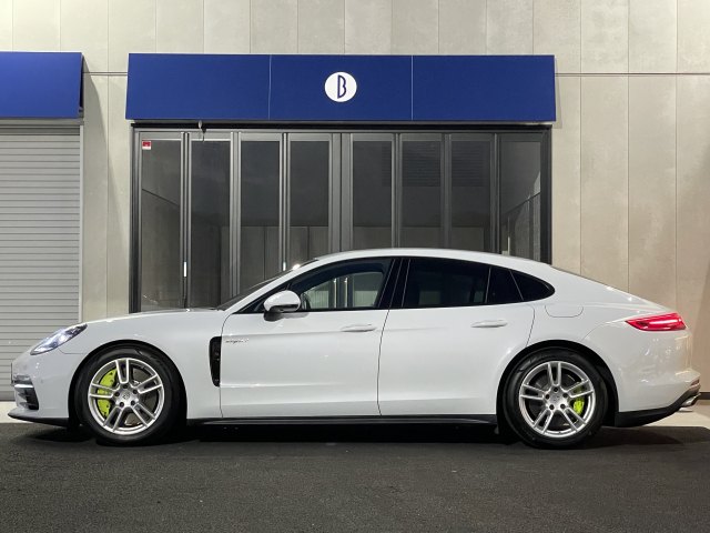 ﾊﾟﾅﾒｰﾗ4　Eｰﾊｲﾌﾞﾘｯﾄﾞ ｵﾌﾟｼｮﾝ218万!ﾚｻﾞｰｲﾝﾃﾘｱ!