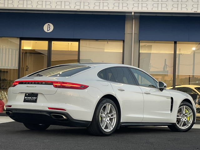 ﾊﾟﾅﾒｰﾗ4　Eｰﾊｲﾌﾞﾘｯﾄﾞ ｵﾌﾟｼｮﾝ218万!ﾚｻﾞｰｲﾝﾃﾘｱ!