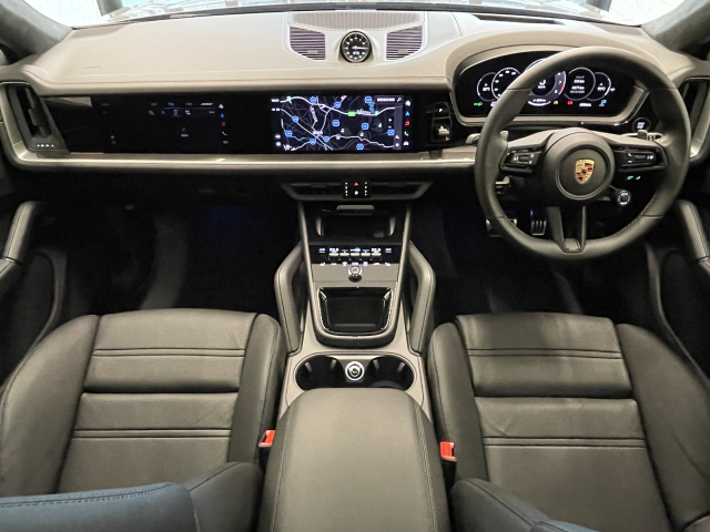 カイエンＳクーペ ｵﾌﾟｼｮﾝ572万！新車総額2,400万