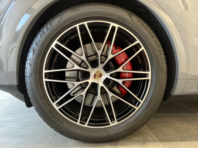 カイエンＳクーペ ｵﾌﾟｼｮﾝ572万！新車総額2,400万