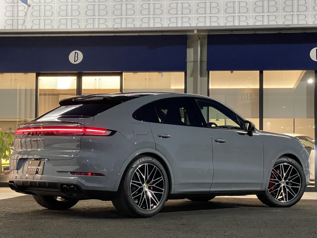 カイエンＳクーペ ｵﾌﾟｼｮﾝ572万！新車総額2,400万