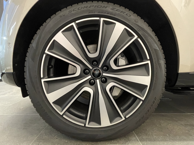 ﾚﾝｼﾞﾛｰﾊﾞｰHSE　D300　SHB 走行僅か340KM！法人１オナ