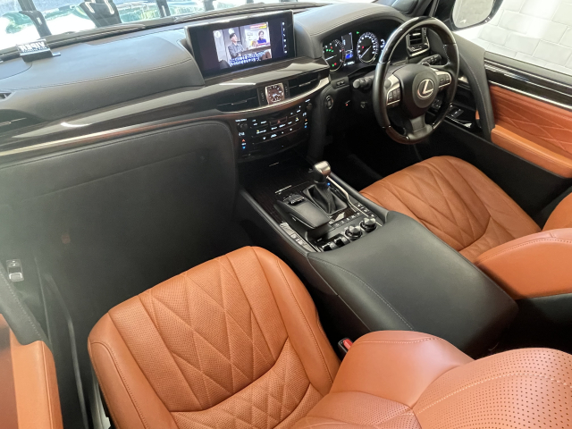 LX570ブラックシークエンス ★１オナ★Ｄ記録９回★モデリスタエロロ