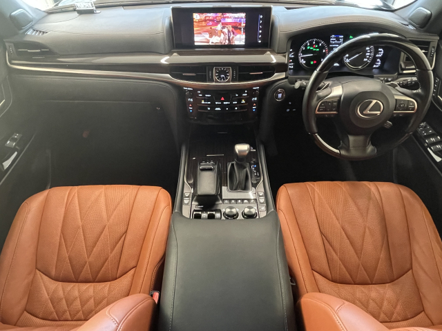 LX570ブラックシークエンス ★１オナ★Ｄ記録９回★モデリスタエロロ
