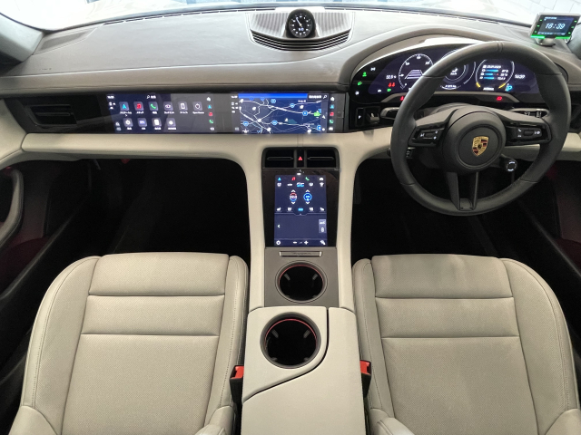 パフォーマンスPKG＋ ｵﾌﾟｼｮﾝ505万！新車総額1,760万