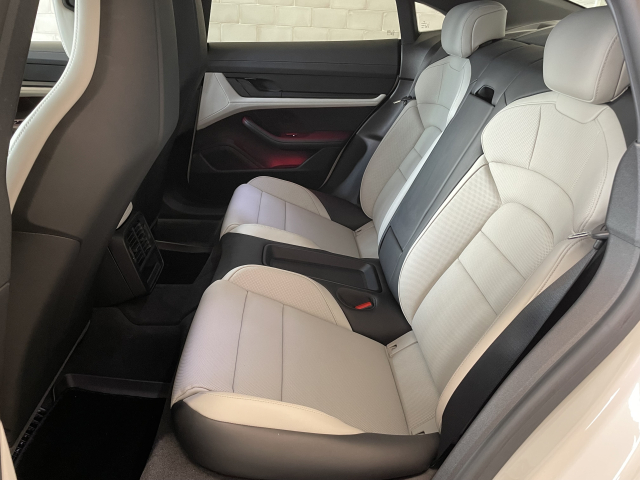 パフォーマンスPKG＋ ｵﾌﾟｼｮﾝ505万！新車総額1,760万