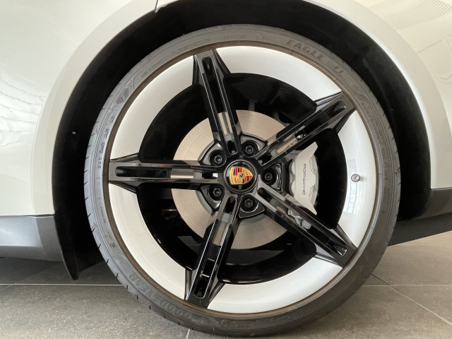 パフォーマンスPKG＋ ｵﾌﾟｼｮﾝ505万！新車総額1,760万