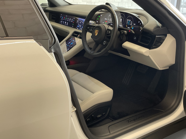 パフォーマンスPKG＋ ｵﾌﾟｼｮﾝ505万！新車総額1,760万