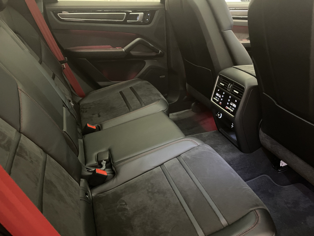 カイエンクーペＧＴＳ後期モデル ｵﾌﾟｼｮﾝ242・新車総額2,230万！