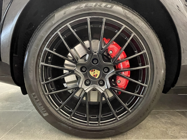 カイエンクーペＧＴＳ後期モデル ｵﾌﾟｼｮﾝ242・新車総額2,230万！