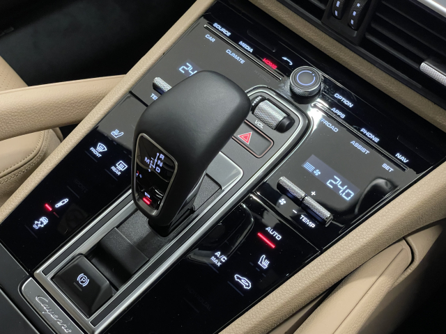 カイエン3.0 ｵﾌﾟｼｮﾝ185万・1ｵｰﾅｰ車