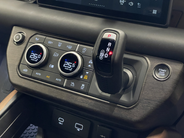 ディフェンダー 110Xﾄﾛﾌｨｰｴﾃﾞｲｼｮﾝ