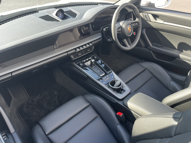 911カレラ カブリオレ（992.2） ｵﾌﾟｼｮﾝ200万！１ｵｰﾅｰ！！