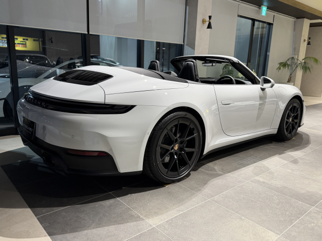 911カレラ カブリオレ（992.2） ｵﾌﾟｼｮﾝ200万！１ｵｰﾅｰ！！