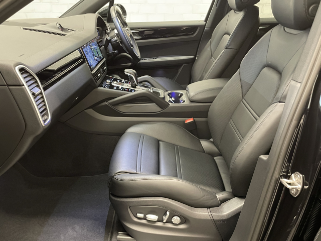 カイエン3.0　オプション262万！ 21ｴｸｽｸﾙｰｼﾌﾞﾃﾞｻﾞｲﾝ