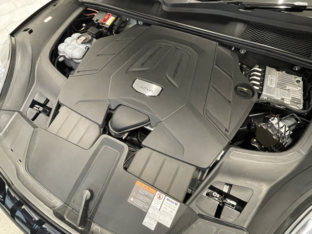 カイエン3.0　オプション262万！ 21ｴｸｽｸﾙｰｼﾌﾞﾃﾞｻﾞｲﾝ