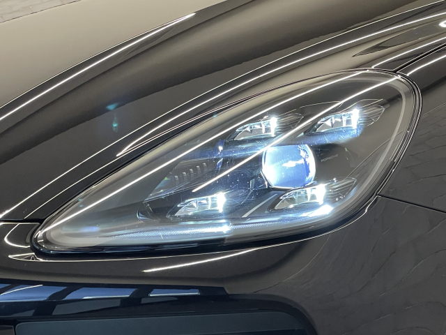 カイエン3.0　オプション262万！ 21ｴｸｽｸﾙｰｼﾌﾞﾃﾞｻﾞｲﾝ