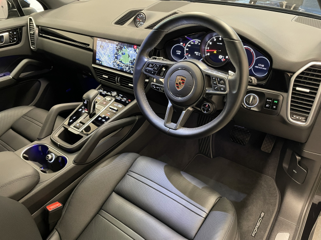 カイエン3.0　オプション262万！ 21ｴｸｽｸﾙｰｼﾌﾞﾃﾞｻﾞｲﾝ