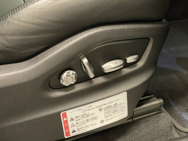 カイエン3.0　オプション262万！ 21ｴｸｽｸﾙｰｼﾌﾞﾃﾞｻﾞｲﾝ