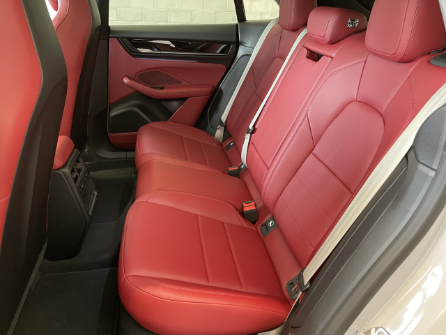 マカン4　EV ｵﾌﾟｼｮﾝ125万！