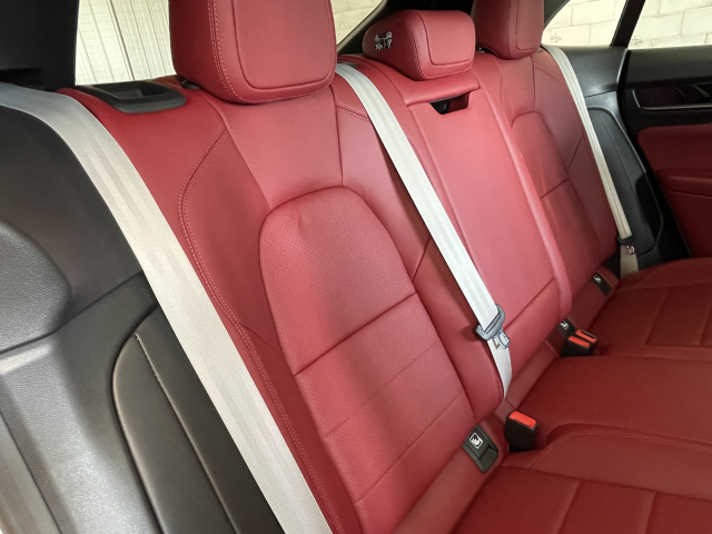 マカン4　EV ｵﾌﾟｼｮﾝ125万！