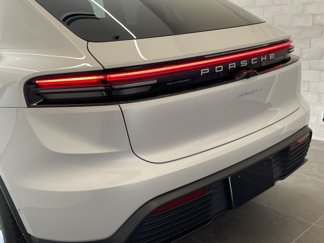 マカン4　EV ｵﾌﾟｼｮﾝ125万！