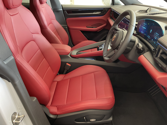 マカン4　EV ｵﾌﾟｼｮﾝ125万！