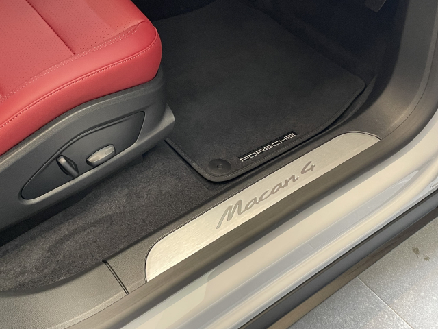 マカン4　EV ｵﾌﾟｼｮﾝ125万！