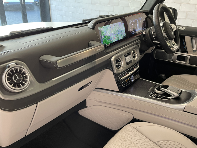 G63 エデイションマグノホワイト 【右120台限定車！！】