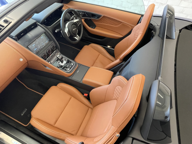 Fタイプコンバーチブル R　5.0L　P575　AWD
