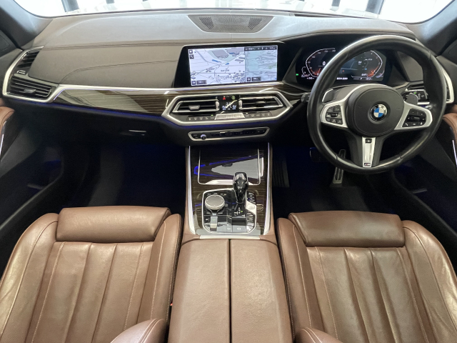 X5xDRIVE3.5d Mスポーツ ﾊﾟﾉﾗﾏﾙｰﾌ・7人乗・ﾌﾞﾗｳﾝ革