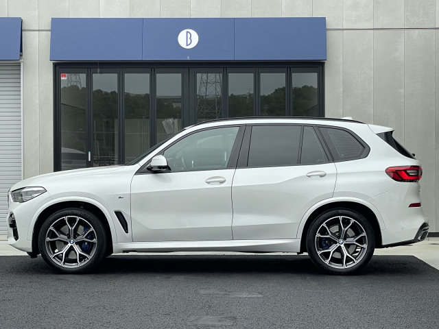 X5xDRIVE3.5d Mスポーツ ﾊﾟﾉﾗﾏﾙｰﾌ・7人乗・ﾌﾞﾗｳﾝ革